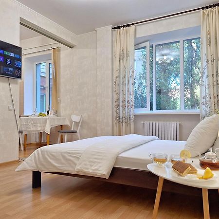 بولتافا Однокімна Квартира Біля Каштанової Алеї У Центрі Полтави Мережа Alexapartments Документи Для Відряджень Безконтатне Заселення 24-7 المظهر الخارجي الصورة