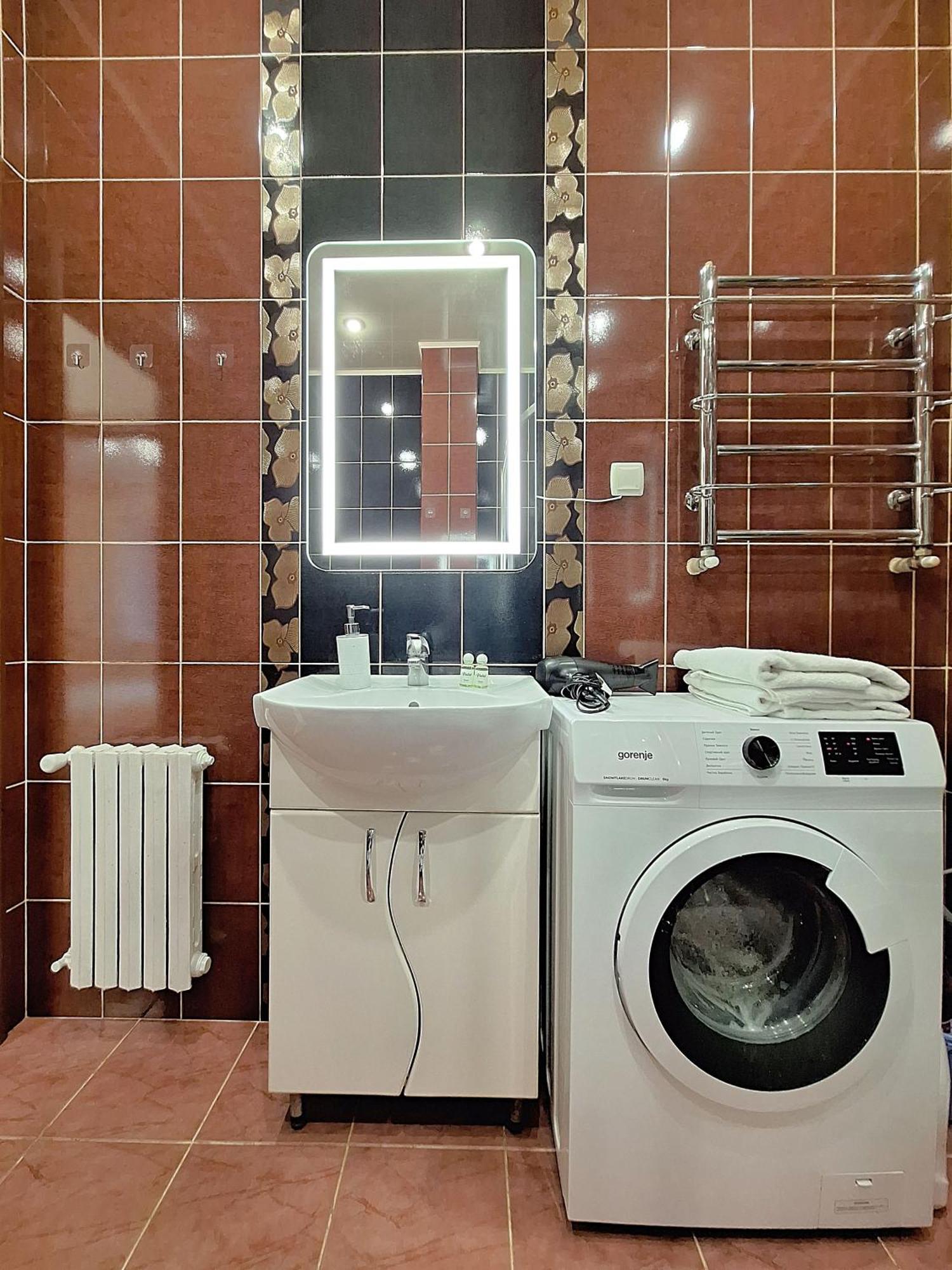 بولتافا Однокімна Квартира Біля Каштанової Алеї У Центрі Полтави Мережа Alexapartments Документи Для Відряджень Безконтатне Заселення 24-7 المظهر الخارجي الصورة