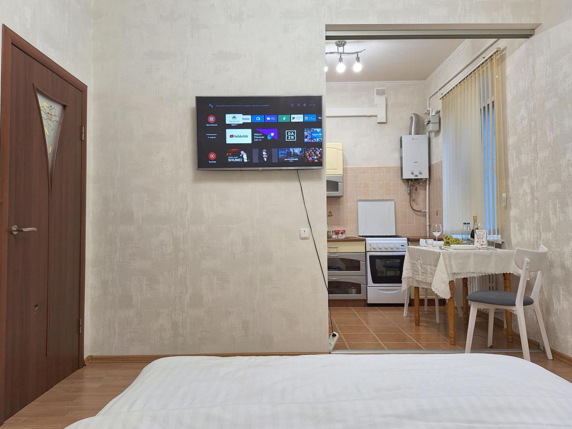 بولتافا Однокімна Квартира Біля Каштанової Алеї У Центрі Полтави Мережа Alexapartments Документи Для Відряджень Безконтатне Заселення 24-7 المظهر الخارجي الصورة